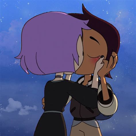 luz and amity kissing